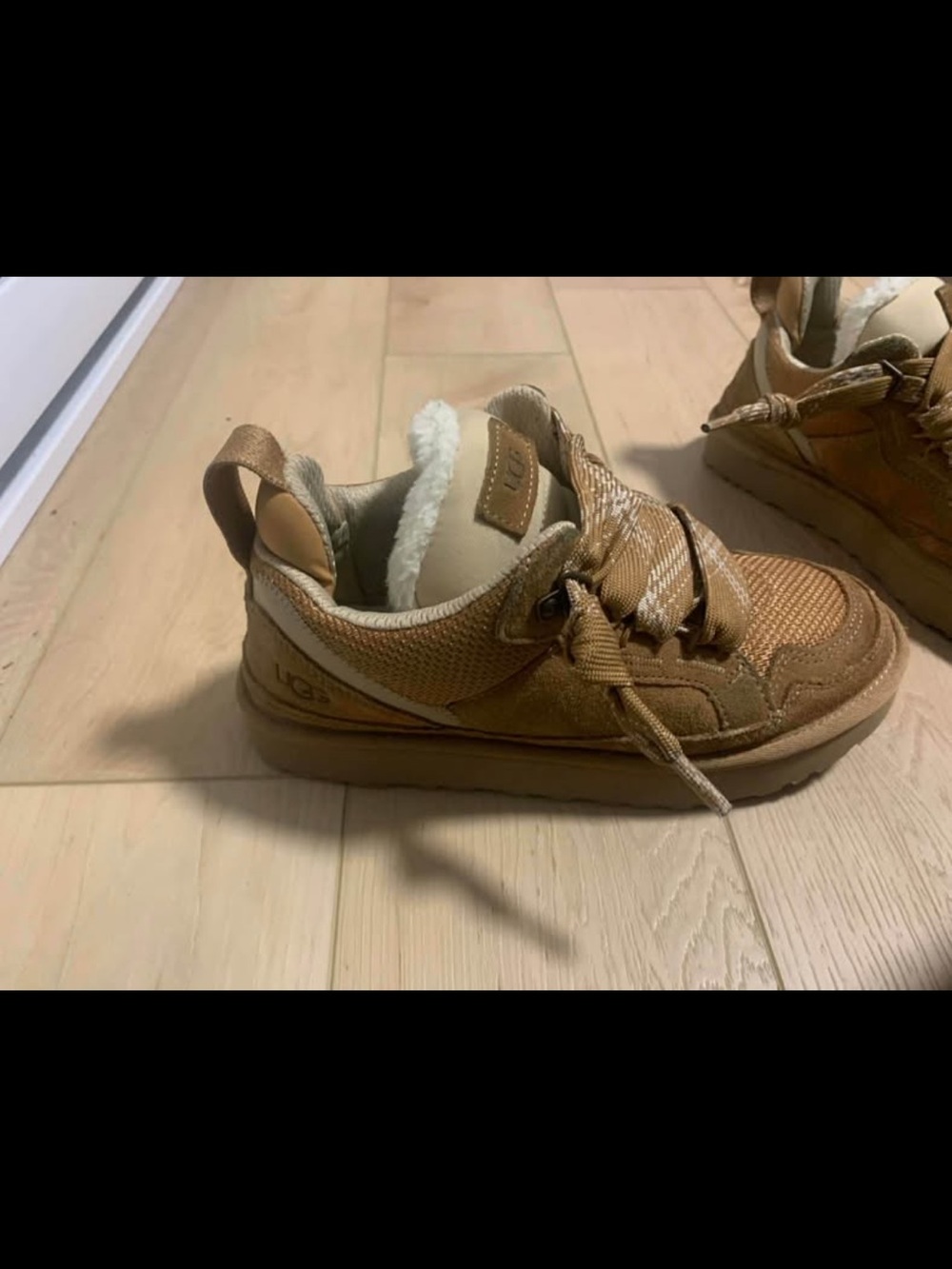 UGG Kids Tan Lace-Up Fleece-Lined Sneakers